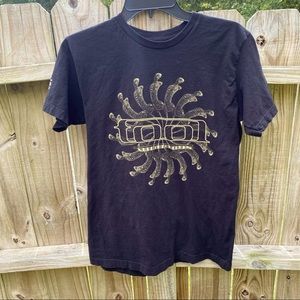 Tool tee